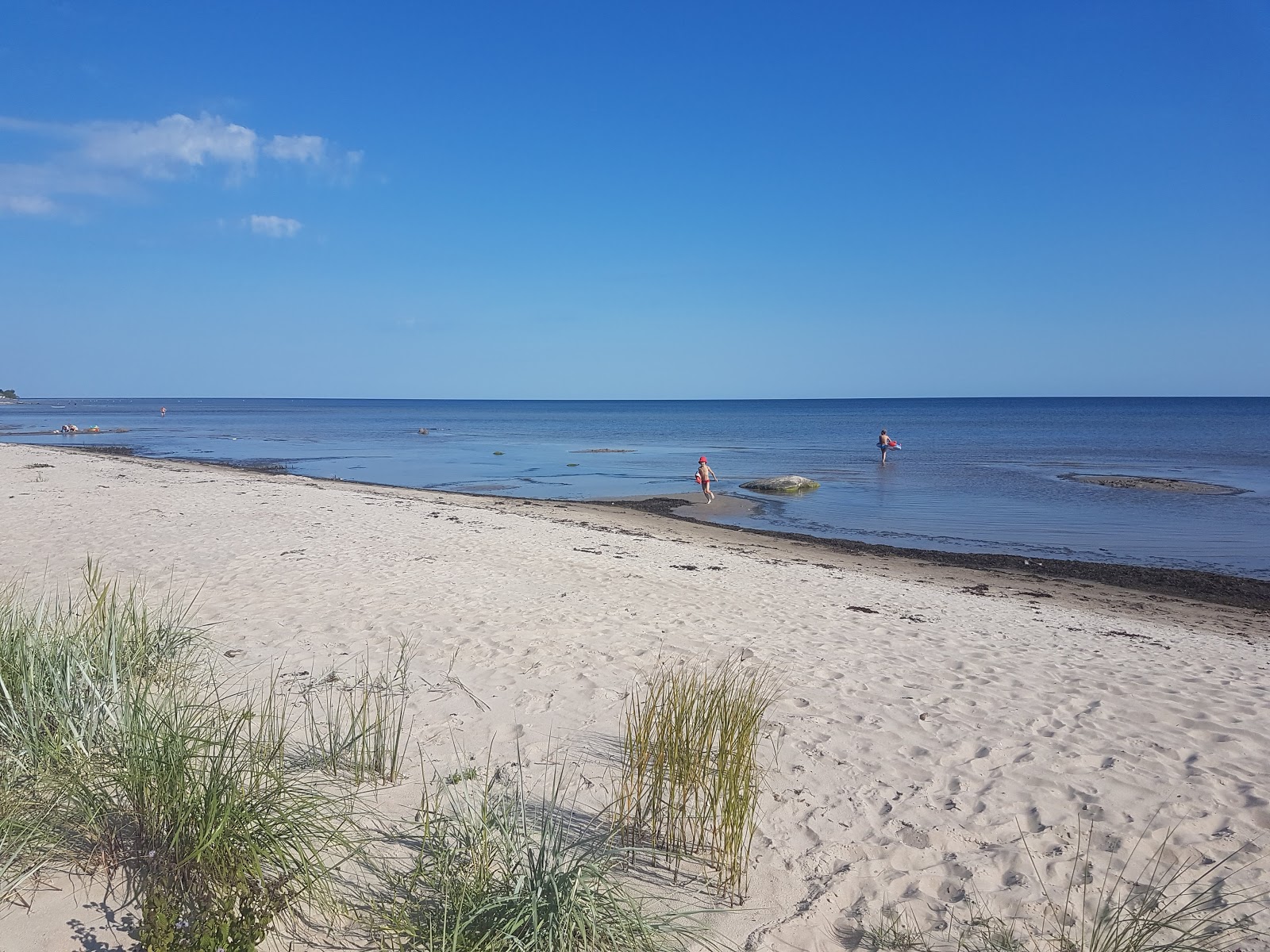Foto von Upesgriva beach mit beiger sand Oberfläche