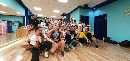 Escuela de Baile Luis & Ventura - Bajo, Carrer del Pare Mendez, 128, 46900 Torrent, Valencia, Spain