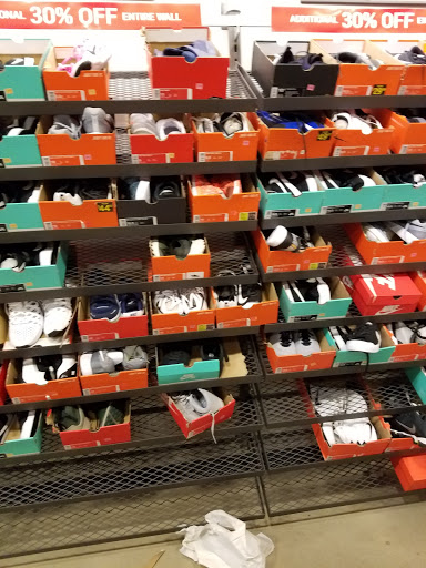 Sporting Goods Store «Nike Factory Store», reviews and photos, 1000 PA-611 #120, Tannersville, PA 18372, USA
