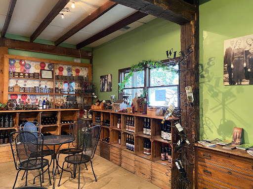 Winery «Lemon Creek Winery», reviews and photos, 533 E Lemon Creek Rd, Berrien Springs, MI 49103, USA