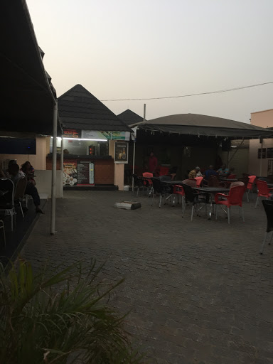 Metro Cafe, Karoke, Night Club, Gym, 1st Ugbor Road, Oka, Benin City, Nigeria, Health Club, state Edo