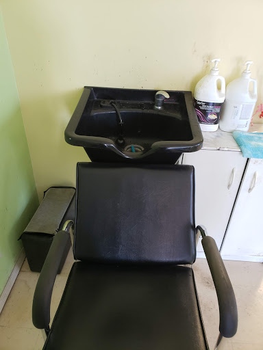 Beauty Salon «Renata Beauty Salon», reviews and photos, 12558 Western Ave, Blue Island, IL 60406, USA