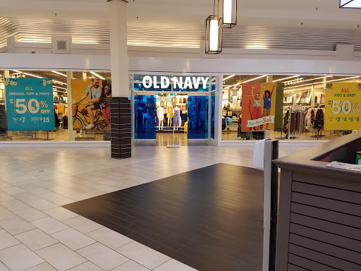 Old Navy, 1635 River Valley Cir S, Lancaster, OH 43130, USA, 