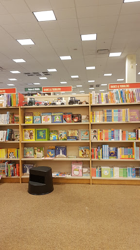 Book Store «Barnes & Noble», reviews and photos, 3561 N Freeway Blvd, Sacramento, CA 95834, USA