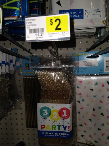 Discount Store «Dollar General», reviews and photos, 989 Senoia Rd, Tyrone, GA 30290, USA