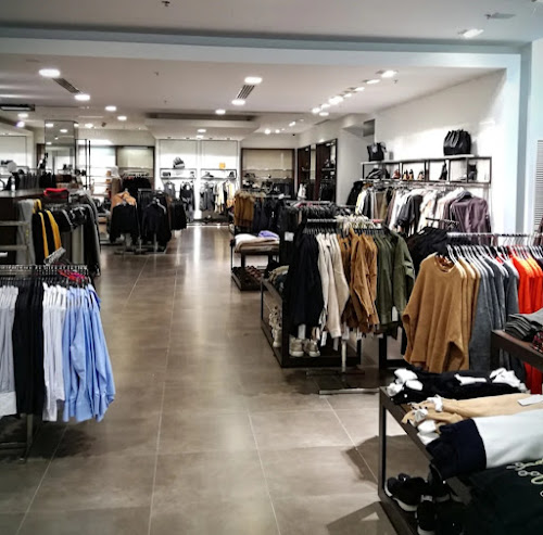 Magasin de vêtements Zara Roques