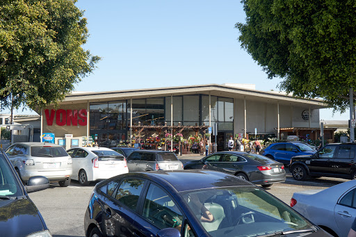 Grocery Store «Vons», reviews and photos, 410 Manhattan Beach Blvd, Manhattan Beach, CA 90266, USA