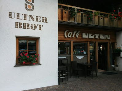 Ultner Brot S.N.C. Di Schwienbacher R. & Co. Fraktion St. Walburg Nr. 114, Frazione Santa Valburga, 114, 39016 Ultimo BZ, Italia