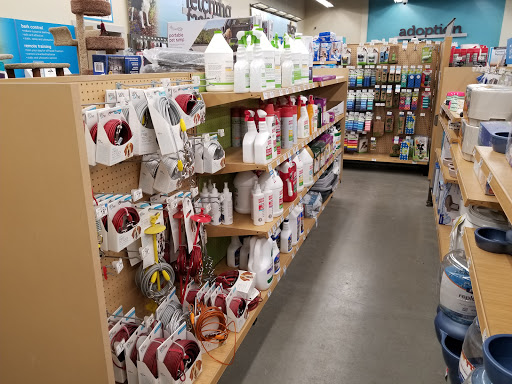 Pet Supply Store «Petco Animal Supplies», reviews and photos, 9111 Metropolitan Ave, Rego Park, NY 11374, USA