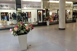 Shopping centrum Černá růže image