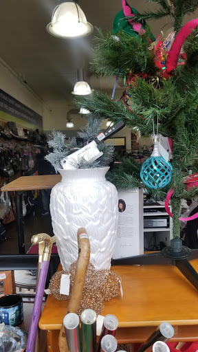 Thrift Store «Goodwill South Lake Union», reviews and photos, 411 Westlake Ave N, Seattle, WA 98109, USA