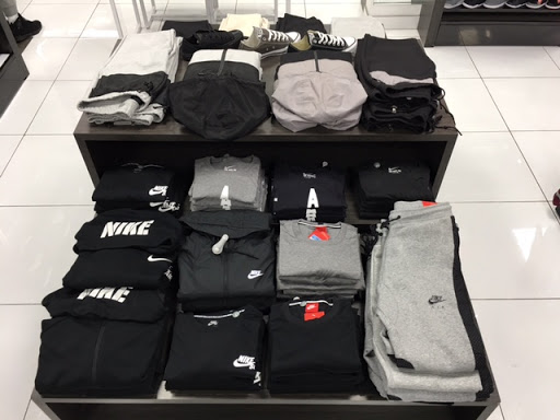 Shoe Store «Shoe Palace», reviews and photos, 7927 Van Nuys Blvd, Panorama City, CA 91402, USA