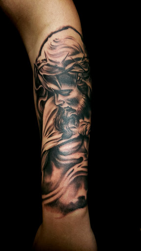 Beauty Salon «Karisma Full Service Beauty Salon», reviews and photos, 1096 Commercial Way, Spring Hill, FL 34606, USA