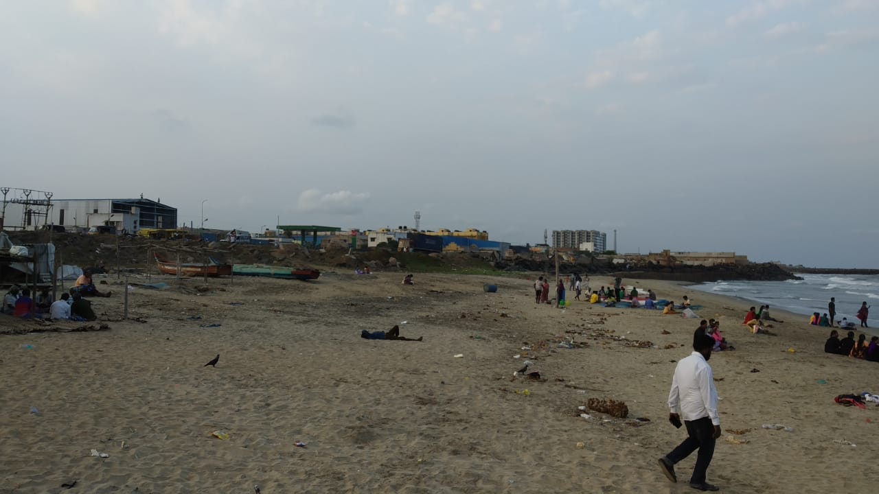 Foto van Tiruvottiyur Beach voorzieningenruimte