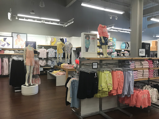 Clothing Store «Gap Outlet», reviews and photos, 640 Bergen Town Center, Paramus, NJ 07652, USA