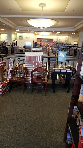 Book Store «Barnes & Noble Booksellers», reviews and photos, 5604 Bay St, Emeryville, CA 94608, USA