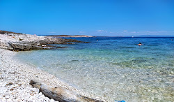 Foto von Skara Beach mit eine gerade küstenlinie