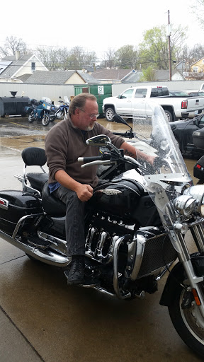 BMW Motorcycle Dealer «Engle Motors», reviews and photos, 6633 E Truman Rd, Kansas City, MO 64126, USA