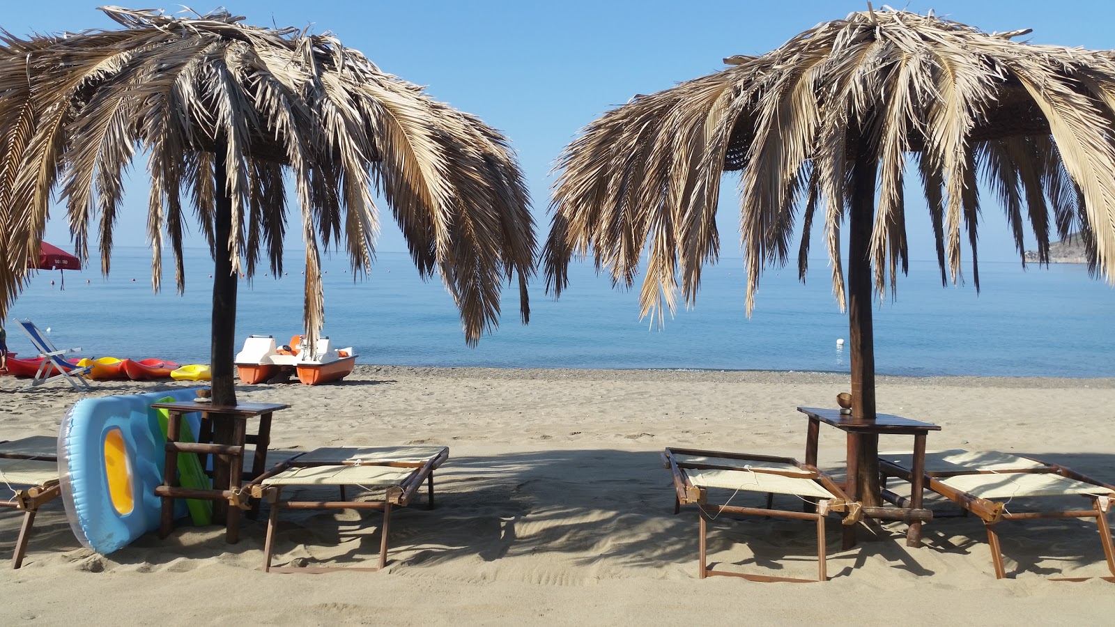 Foto de Melibea beach com meios de comunicação nível de limpeza