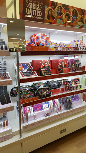 Hair Salon «Ulta Beauty», reviews and photos, 24235 Magic Mountain Pkwy, Valencia, CA 91355, USA