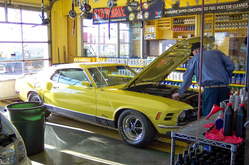 Auto Repair Shop «Quality Lubrication Oil Change and Auto Center», reviews and photos, 3450 E Walton Blvd, Auburn Hills, MI 48326, USA