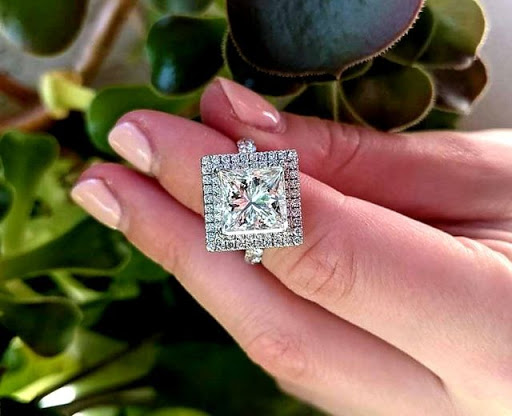 Jewelry Store «Middle Tennessee Jewelry», reviews and photos, 889 S Jefferson Ave, Cookeville, TN 38501, USA