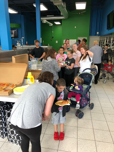 Laundromat «Suds Up Laundromat», reviews and photos, 540 Southbridge St, Worcester, MA 01610, USA