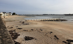 Plage de la Nourriguel'in fotoğrafı - rahatlamayı sevenler arasında popüler bir yer