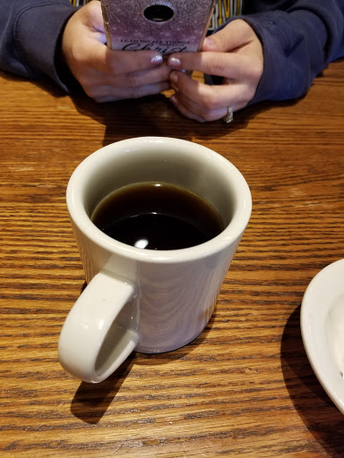 American Restaurant «Cracker Barrel Old Country Store», reviews and photos, 6055 Som Center Rd, Willoughby, OH 44094, USA