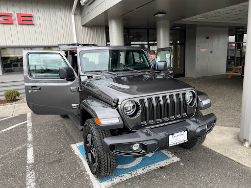 Car Dealer «Enumclaw Chrysler Jeep Dodge», reviews and photos, 726 Roosevelt Ave, Enumclaw, WA 98022, USA