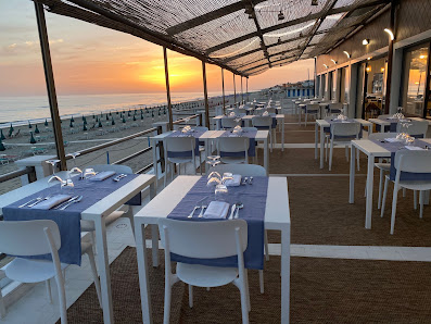 Marea Restaurant Lungomare delle Meduse, 110, 00071 Torvaianica RM, Italia