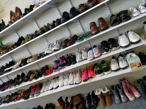 Thrift Store «Ladies of Charity Lake Travis Thrift Shop», reviews and photos, 1508 Ranch Rd 620 S, Lakeway, TX 78734, USA