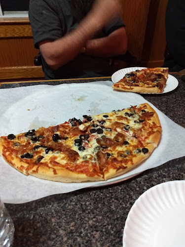 #8 best pizza place in Manchester - Elite Pizza