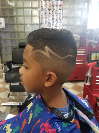 Barber Shop «Headliners Barbershop», reviews and photos, 129 W Galena Blvd, Aurora, IL 60506, USA