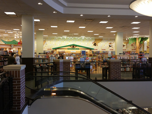 Book Store «Barnes & Noble Booksellers», reviews and photos, 5604 Bay St, Emeryville, CA 94608, USA