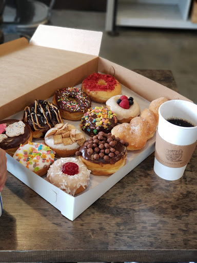 Donut Shop «Sweet Retreat Donuts», reviews and photos, 924 Pacific Coast Hwy, Long Beach, CA 90806, USA