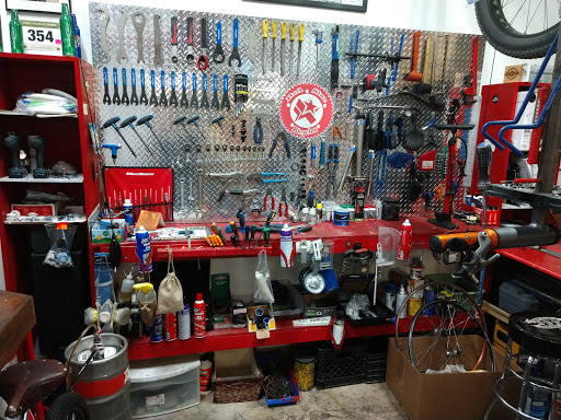 Bicycle Store «RED STAR BICYCLES SHOP», reviews and photos, 155 Parkhouse St, Dallas, TX 75207, USA