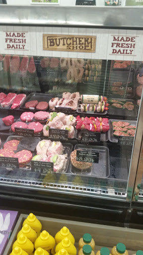 Grocery Store «Fresh Thyme Farmers Market- 82nd», reviews and photos, 4225 E 82nd St, Indianapolis, IN 46250, USA