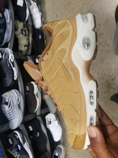 Shopping Mall «Lakeside Mall», reviews and photos, 14000 Lakeside Cir, Sterling Heights, MI 48313, USA