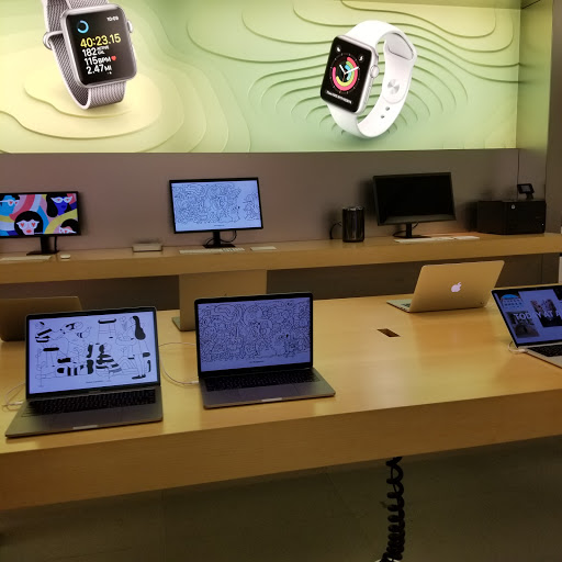 Computer Store «Apple Willow Grove Park», reviews and photos, 2500 W Moreland Rd, Willow Grove, PA 19090, USA