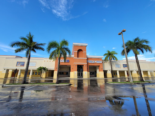Movie Theater «Cobb Grand 18», reviews and photos, 17355 NW 59th Ave, Hialeah, FL 33015, USA