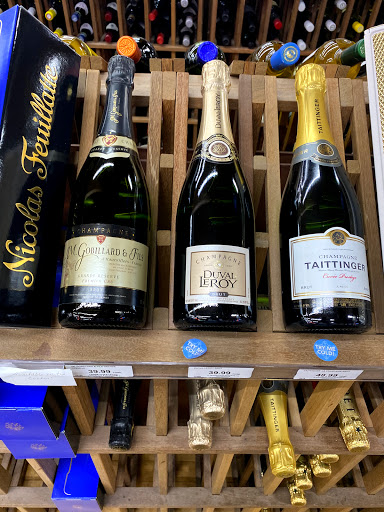 Wine Store «Parkview Wine & Spirits», reviews and photos, 229 Park Rd, West Hartford, CT 06119, USA