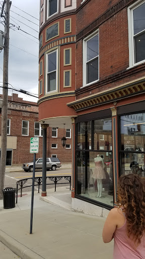 Bridal Shop «BestBridalPrices.com», reviews and photos, 305 Piasa St, Alton, IL 62002, USA