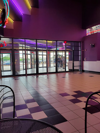 Movie Theater «Regal Cinemas Round Lake Beach 18», reviews and photos, 550 E Rollins Rd, Round Lake Beach, IL 60073, USA