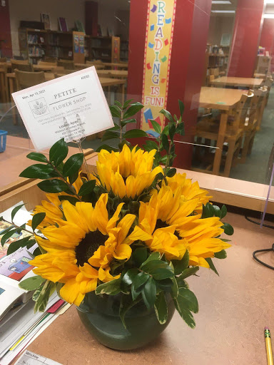 Florist «Petite Flower Shop», reviews and photos, 1501 Harry Wurzbach Rd, San Antonio, TX 78209, USA