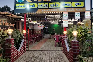 Famous Restaurant Dhosa, Pavbhaji & Chinese image