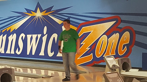 Bowling Alley «Brunswick Zone Woodridge», reviews and photos, 1555 75th St, Woodridge, IL 60517, USA