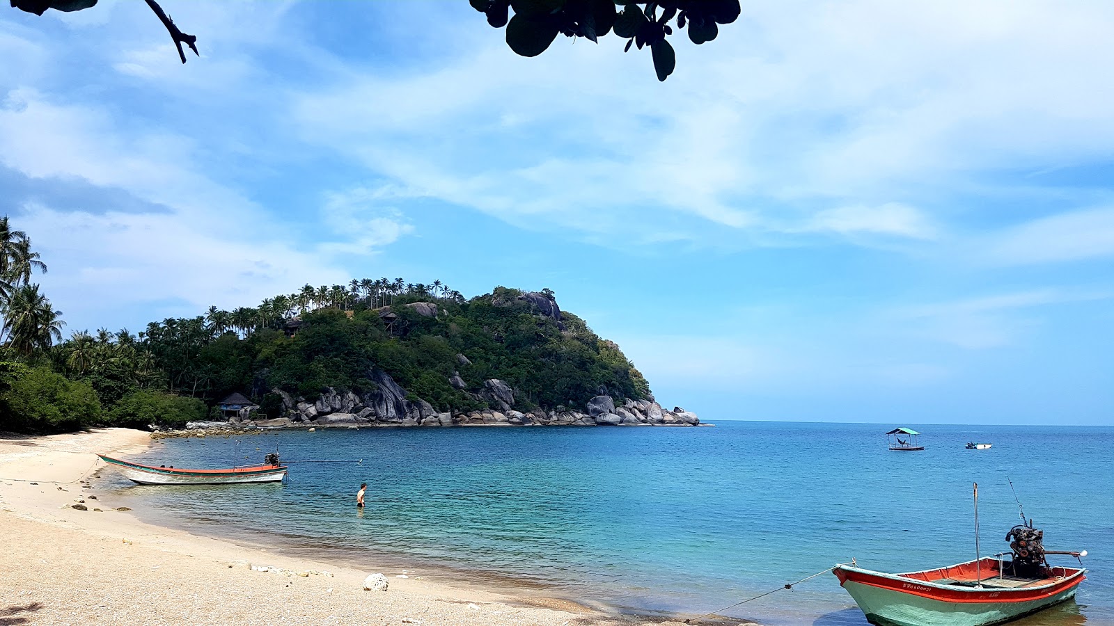Foto von East Tien Beach mit beiger sand Oberfläche