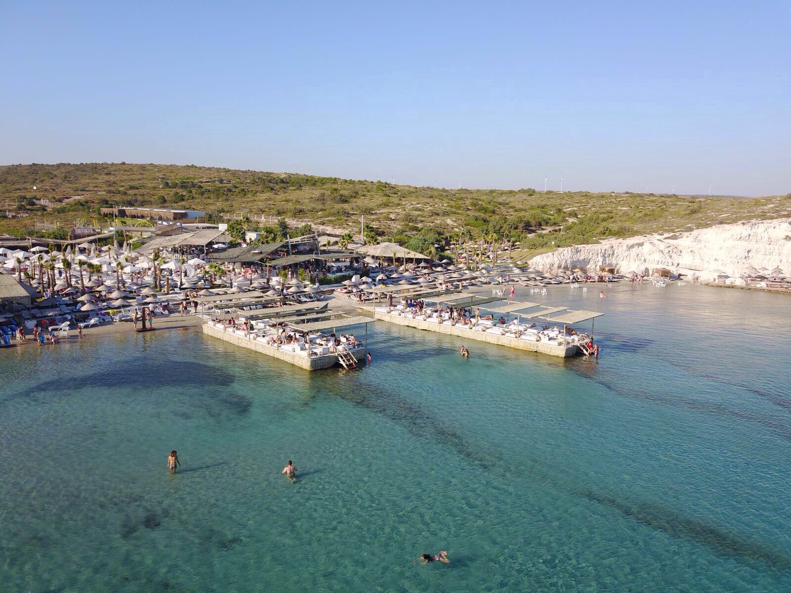 Foto di Spiaggia Fly-Inn con baia spaziosa