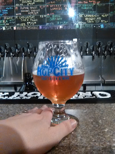 Beer Store «Hop City Craft Beer & Wine», reviews and photos, 1000 Marietta St NW #302, Atlanta, GA 30318, USA